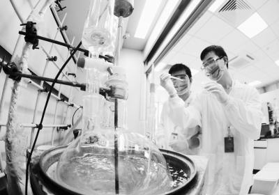 自主研發(fā)的國(guó)產(chǎn)抗腫瘤藥物技術(shù)推廣 創(chuàng)新引領(lǐng)未來(lái)